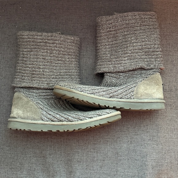 UGG Tan Knit Cuff Boots - Picture 5 of 6